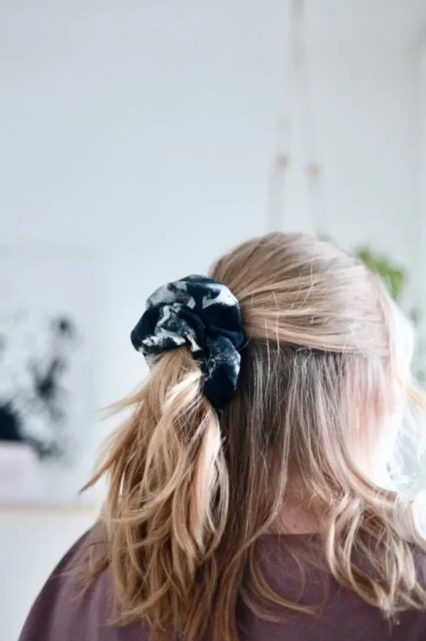 Lumoan Murunen Scrunchie, Soft As A Rock